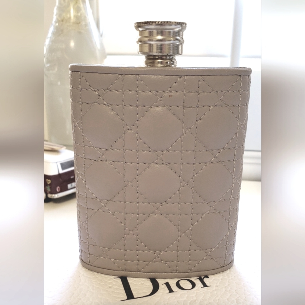 RARE Dior Collector’s Mini Lady Quilted Cannage Leather Drinking Flask - Picture 9 of 17
